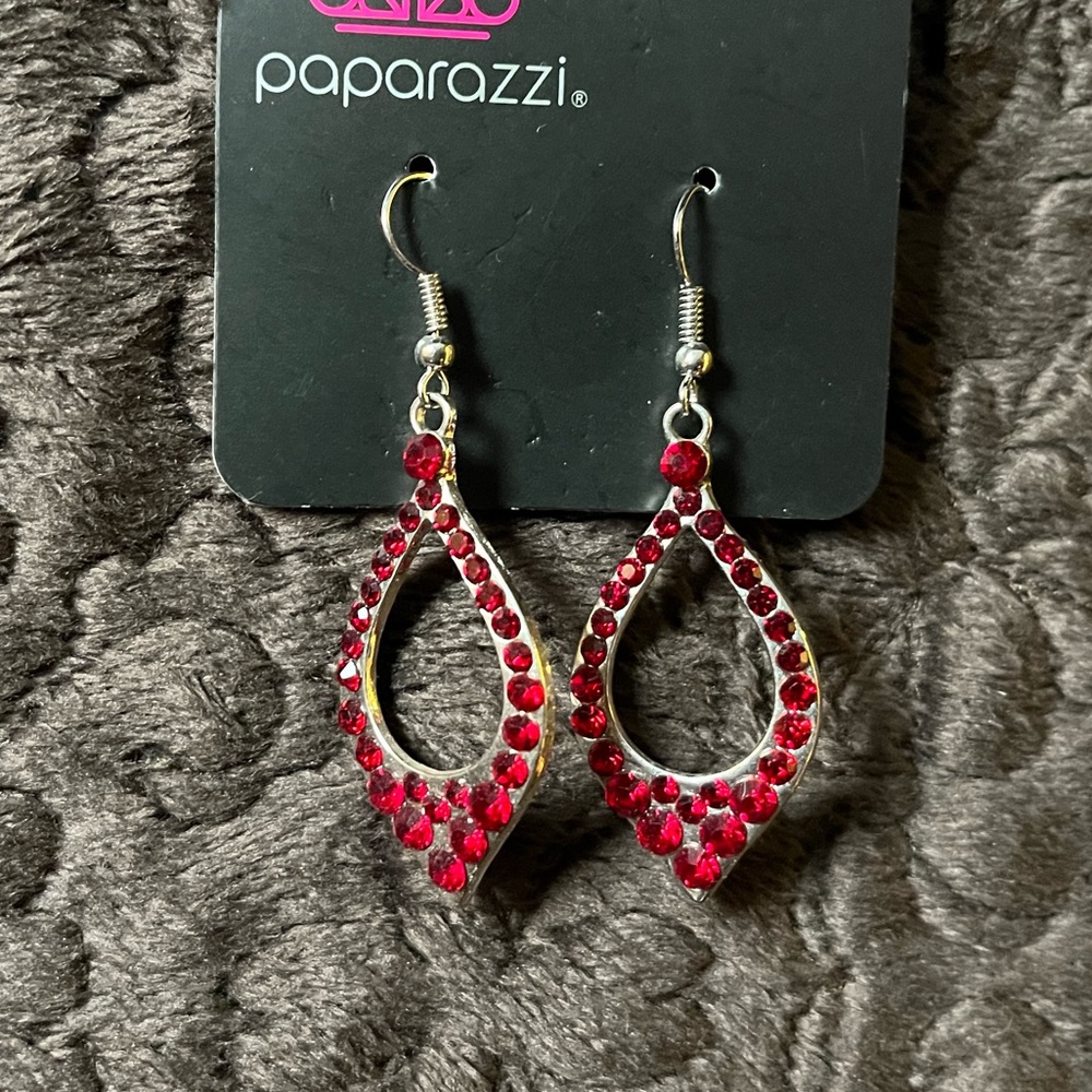 💗 5/$10 - Red Dangle Earrings